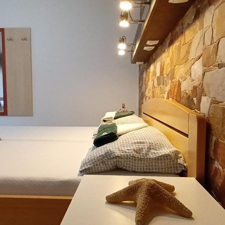 Bosi I Goli Starigrad Paklenica Exterior foto